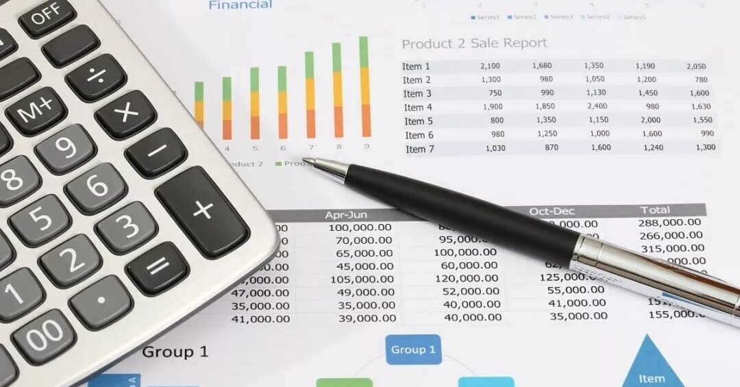 Accounting visual with calculator and statistics